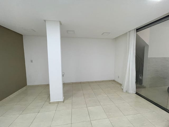 Casa 3 quartos e 3 banheiros, para alugar, no bairro Vila Domingos Lopes em Cataguases