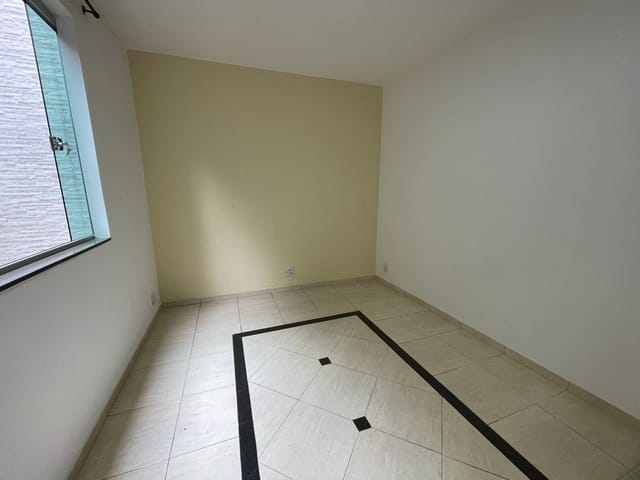 Casa 3 quartos e 3 banheiros, para alugar, no bairro Vila Domingos Lopes em Cataguases