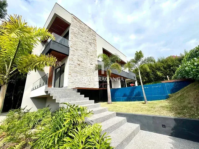 Casa com 1780m² 3 quartos e 5 banheiros, à venda, no bairro Condomínio Jardim das Palmeiras em Bragança Paulista