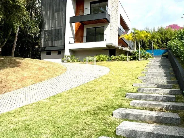 Casa com 1780m² 3 quartos e 5 banheiros, à venda, no bairro Condomínio Jardim das Palmeiras em Bragança Paulista