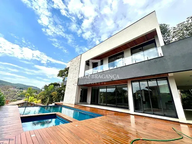 Casa com 1780m² 3 quartos e 5 banheiros, à venda, no bairro Condomínio Jardim das Palmeiras em Bragança Paulista