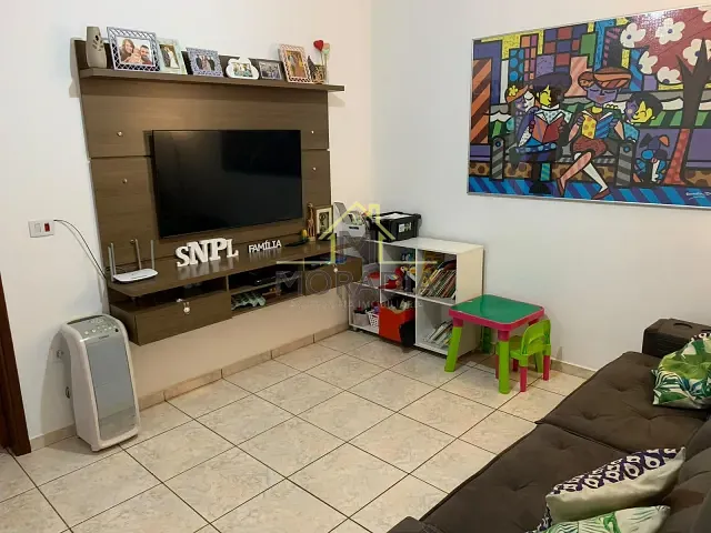Casa com 320m² 3 quartos e 2 banheiros, à venda, no bairro Vila Magalhães em Guaxupé