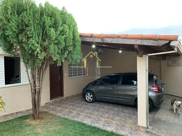 Casa com 320m² 3 quartos e 2 banheiros, à venda, no bairro Vila Magalhães em Guaxupé