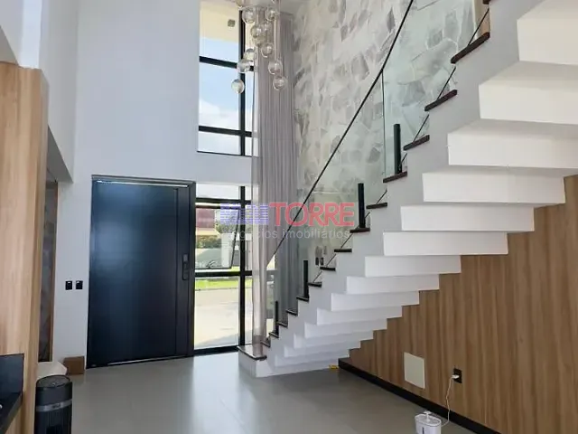 Casa 4 quartos e 5 banheiros, à venda ou para alugar, no bairro Nossa Senhora da Vitória em Ilhéus