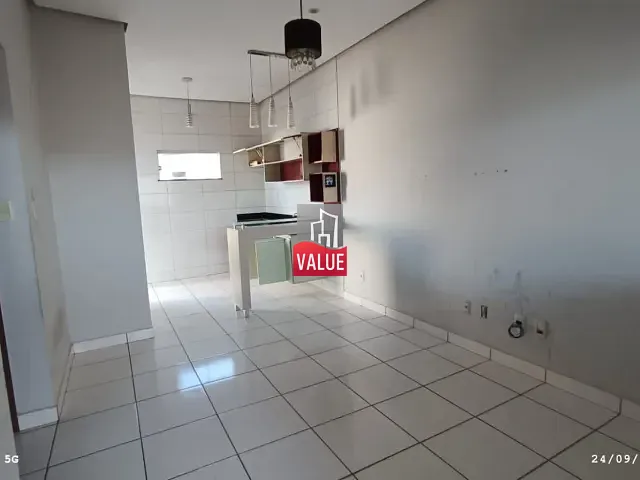 Casa 2 quartos e 2 banheiros, para alugar, no bairro Porto Seguro II em Açailândia