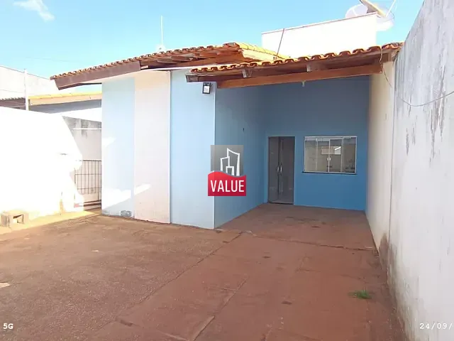 Casa 2 quartos e 2 banheiros, para alugar, no bairro Porto Seguro II em Açailândia