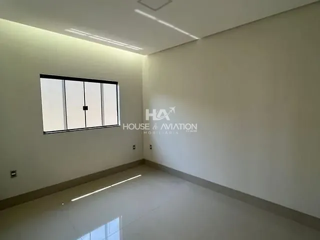 Casa com 300m² 3 quartos e 2 banheiros, à venda, no bairro Residencial Barravento em Goiânia