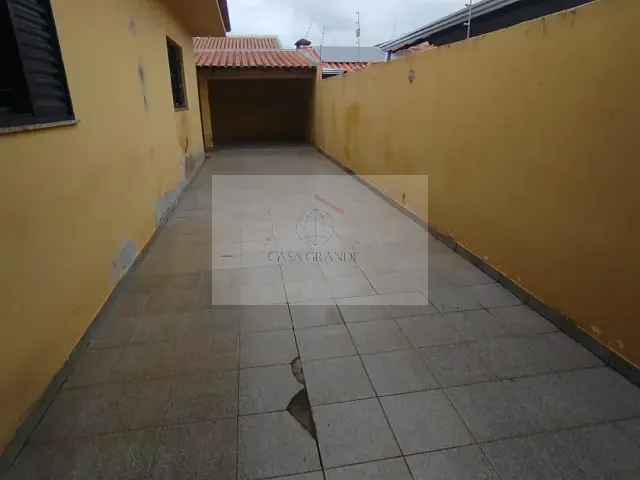 Casa 3 quartos e 2 banheiros, para alugar, no bairro Manoel Müller em Rolândia