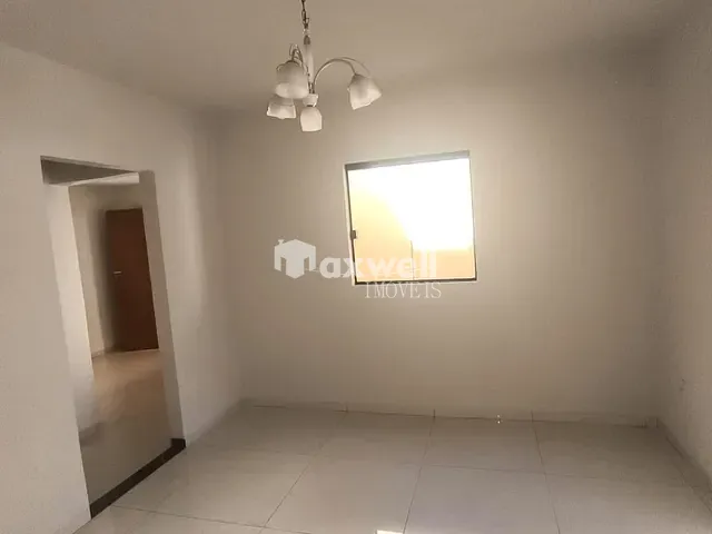 Casa com 250m² 3 quartos e 2 banheiros, à venda, no bairro Jardim Tiradentes em Aparecida de Goiânia