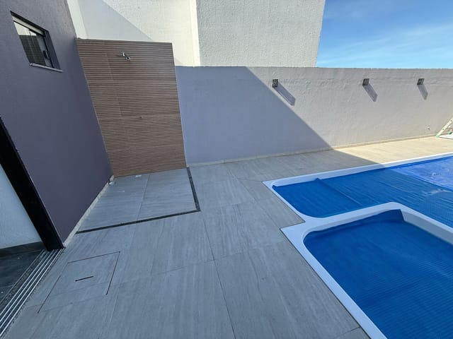 Casa com 300m² 2 quartos e 1 banheiro, à venda, no bairro Residencial Jardim Araguaia em Sinop