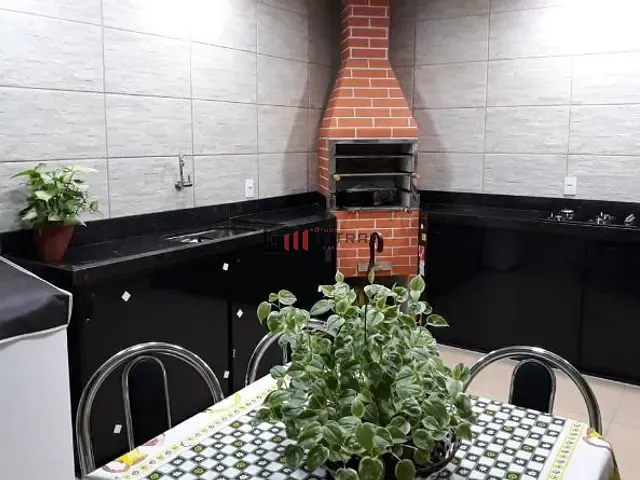 Casa 2 quartos e 1 banheiro, à venda, no bairro Conjunto Habitacional Jamile Dequech em Londrina