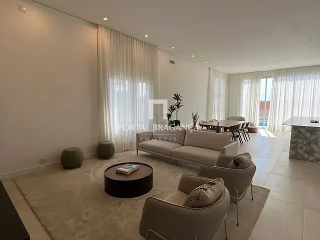 Casa com 373m² 3 quartos e 6 banheiros, à venda ou para alugar, no bairro Condomínio Residencial Fazenda Santa Helena em Bragança Paulista