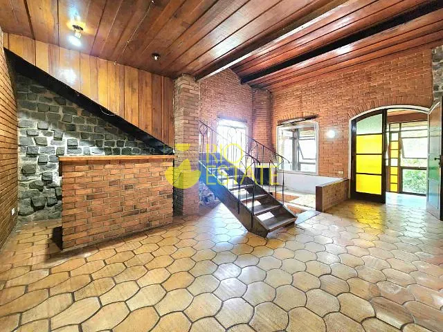 Casa com 449m² 5 quartos e 3 banheiros, à venda, no bairro Penado em Itatiaia