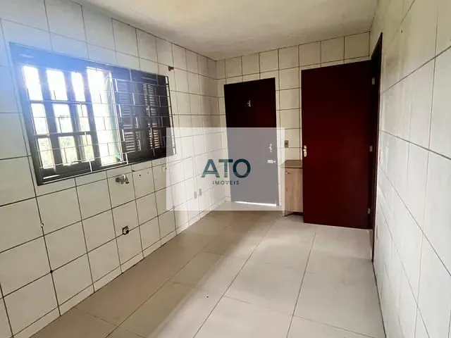 Casa com 249m² 2 quartos e 1 banheiro, à venda ou para alugar, no bairro centro em Tijucas