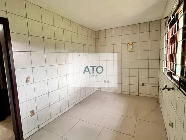 Casa com 249m² 2 quartos e 1 banheiro, à venda ou para alugar, no bairro centro em Tijucas