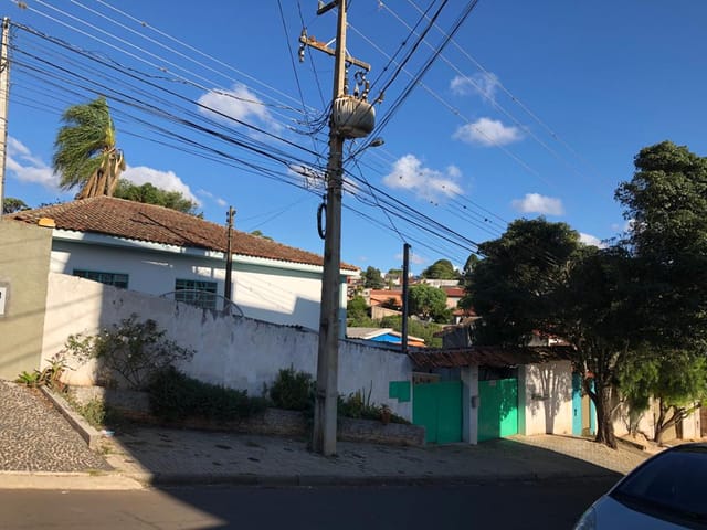 Casa com 783m² 3 quartos e 2 banheiros, à venda, no bairro Oficinas em Ponta Grossa
