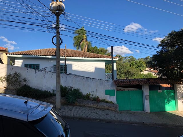 Casa com 783m² 3 quartos e 2 banheiros, à venda, no bairro Oficinas em Ponta Grossa