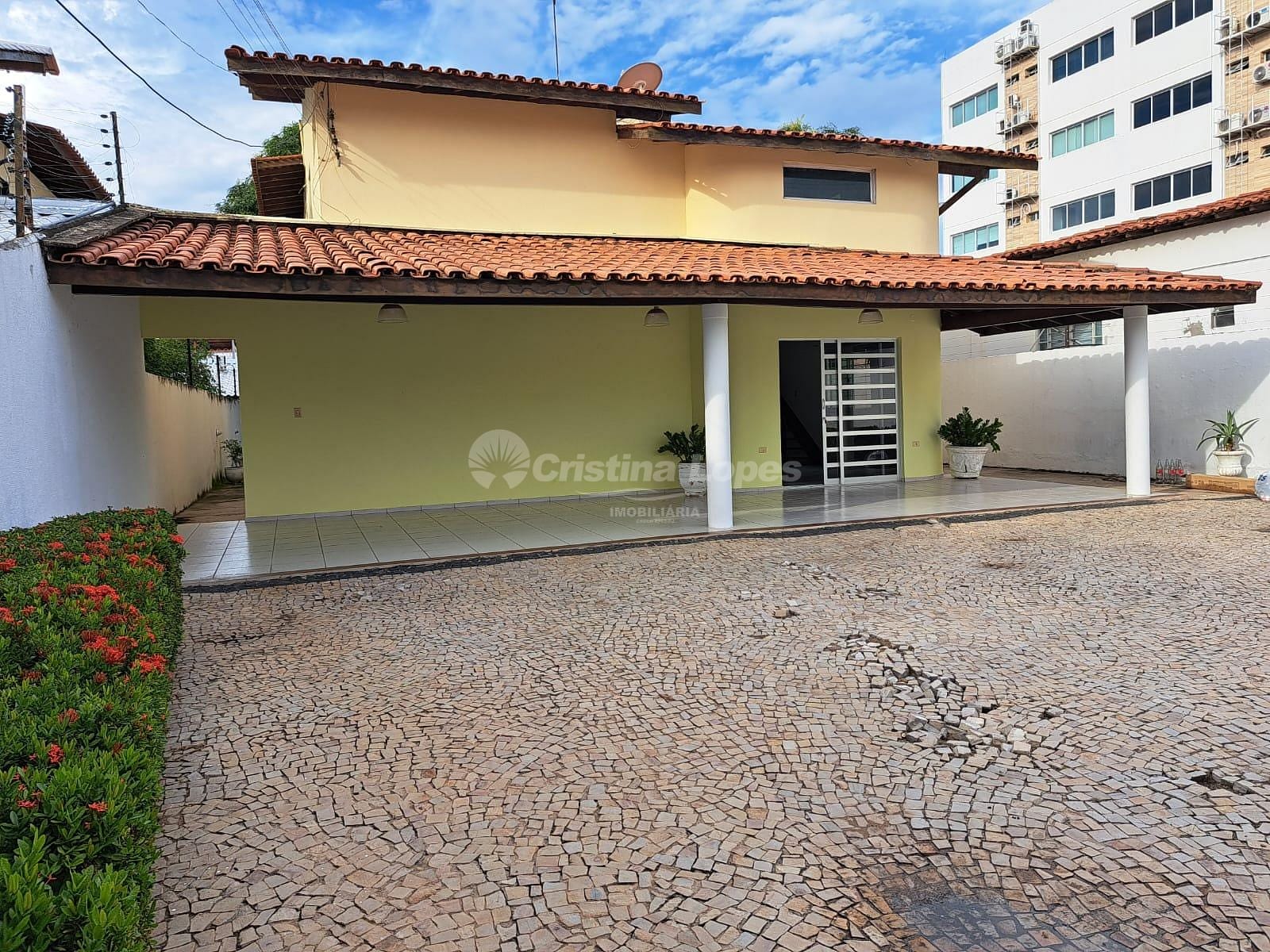 Casa, 5 quartos, 303 m² - Foto 1