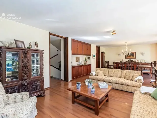 Casa 3 quartos e 5 banheiros, à venda, no bairro Vista Alegre em Curitiba