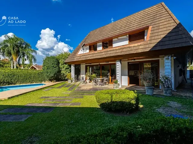 Casa 3 quartos e 5 banheiros, à venda, no bairro Vista Alegre em Curitiba