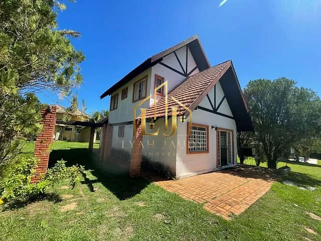 Casa com 614m² 3 quartos e 2 banheiros, à venda, no bairro Centro em Chapada dos Guimarães