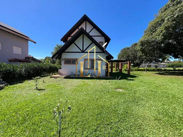 Casa com 614m² 3 quartos e 2 banheiros, à venda, no bairro Centro em Chapada dos Guimarães