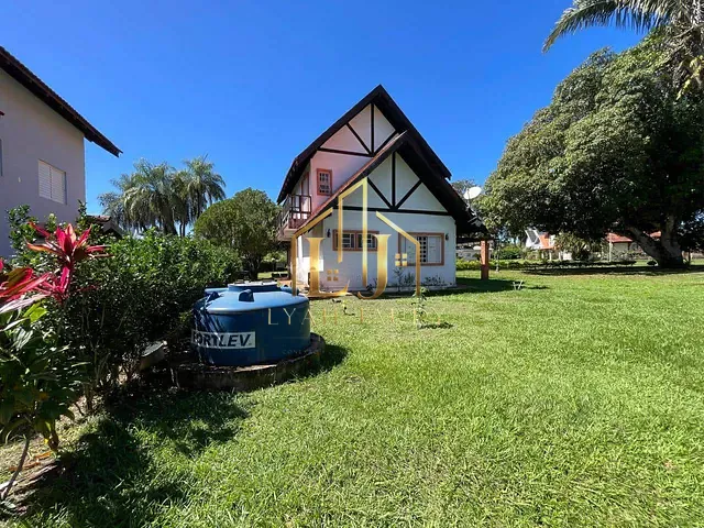 Casa com 614m² 3 quartos e 2 banheiros, à venda, no bairro Centro em Chapada dos Guimarães