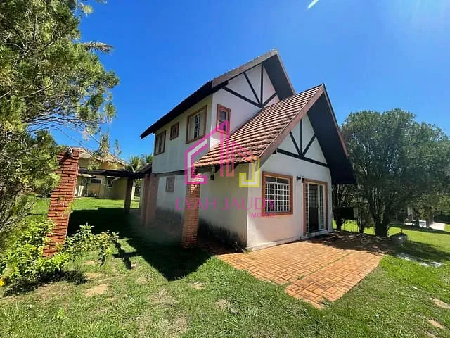 Casa com 614m² 3 quartos e 2 banheiros, à venda, no bairro Centro em Chapada dos Guimarães