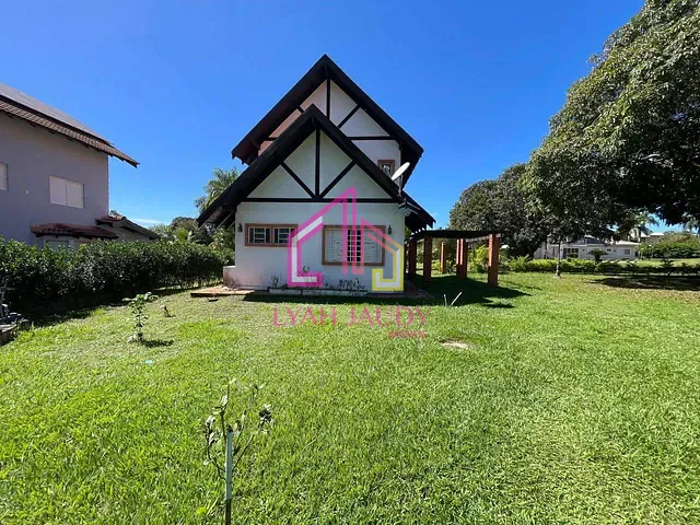 Casa com 614m² 3 quartos e 2 banheiros, à venda, no bairro Centro em Chapada dos Guimarães