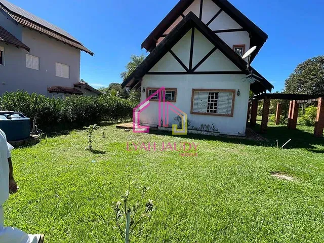 Casa com 614m² 3 quartos e 2 banheiros, à venda, no bairro Centro em Chapada dos Guimarães