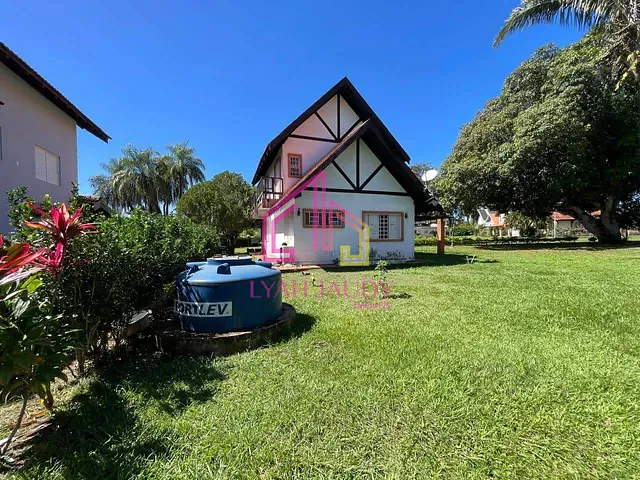 Casa com 614m² 3 quartos e 2 banheiros, à venda, no bairro Centro em Chapada dos Guimarães
