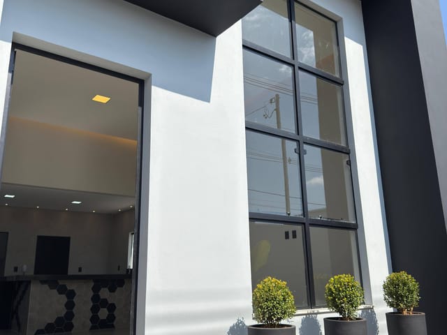 Casa 3 quartos e 2 banheiros, à venda, no bairro Residencial Santana em Lavras