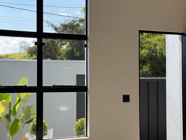 Casa 3 quartos e 2 banheiros, à venda, no bairro Residencial Santana em Lavras