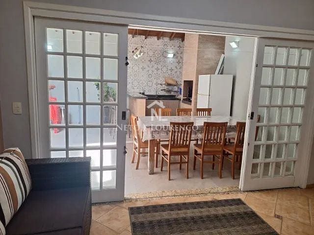 Casa, 3 quartos, 200 m² - Foto 1