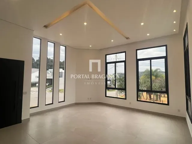 Casa com 428m² 3 quartos e 4 banheiros, à venda, no bairro Condomínio Residencial Euroville II em Bragança Paulista
