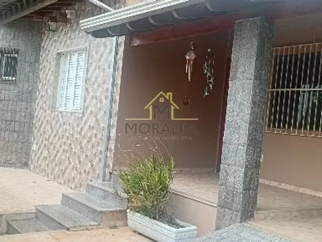 Casa com 312m² 6 quartos e 4 banheiros, à venda, no bairro Nossa Senhora das Dores em Guaxupé