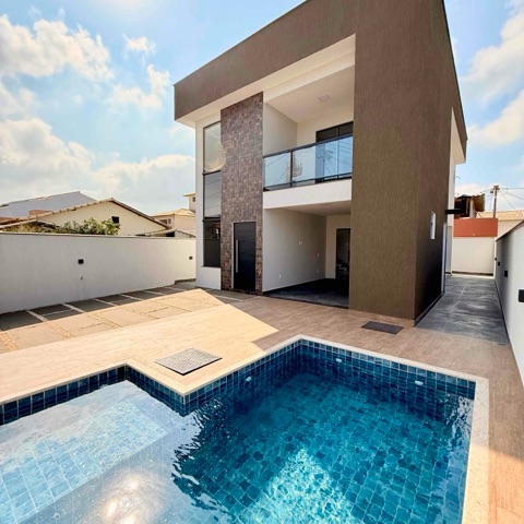Casa com 200m² 3 quartos e 4 banheiros, à venda, no bairro Monte Alto  em Arraial do Cabo