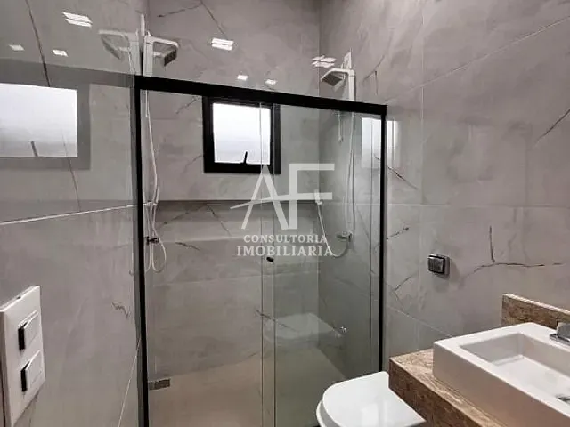 Casa com 300m² 3 quartos e 3 banheiros, à venda, no bairro Residencial Ouro Ville em Taubaté