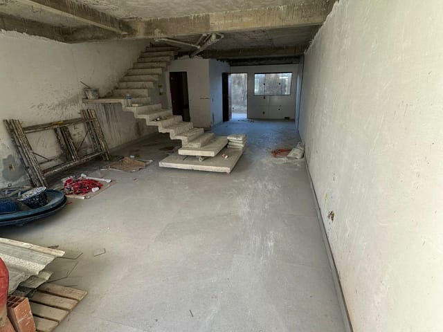 Casa com 125m² 2 quartos e 2 banheiros, à venda, no bairro Glória em Macaé