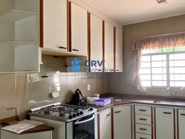 Casa com 200m² 3 quartos e 3 banheiros, à venda, no bairro Pinheiros em Londrina