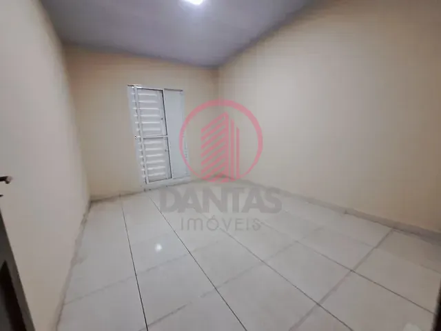 Casa 2 quartos e 2 banheiros, para alugar, no bairro Presidente Altino em Osasco