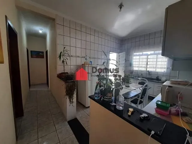 Casa com 250m², à venda, no bairro Residencial Mombaça em Pindamonhangaba