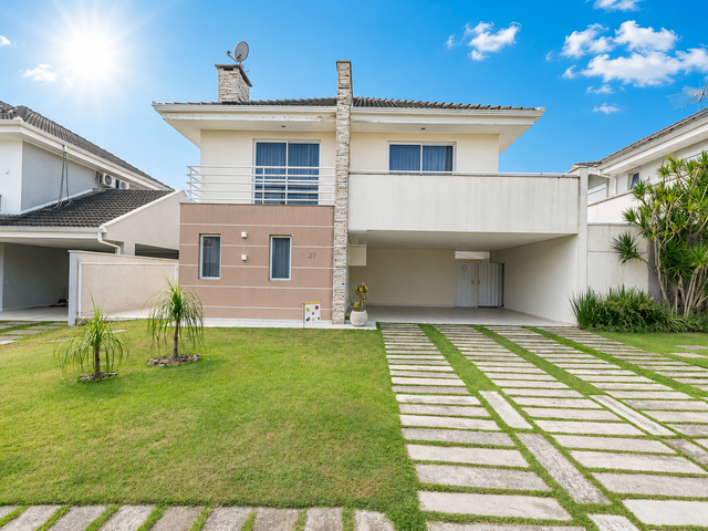 Casa com 362m² 4 quartos e 4 banheiros, à venda, no bairro São Braz em Curitiba