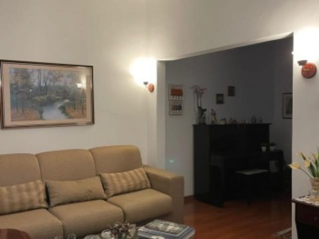 Casa à venda, no bairro Centro em Petrópolis