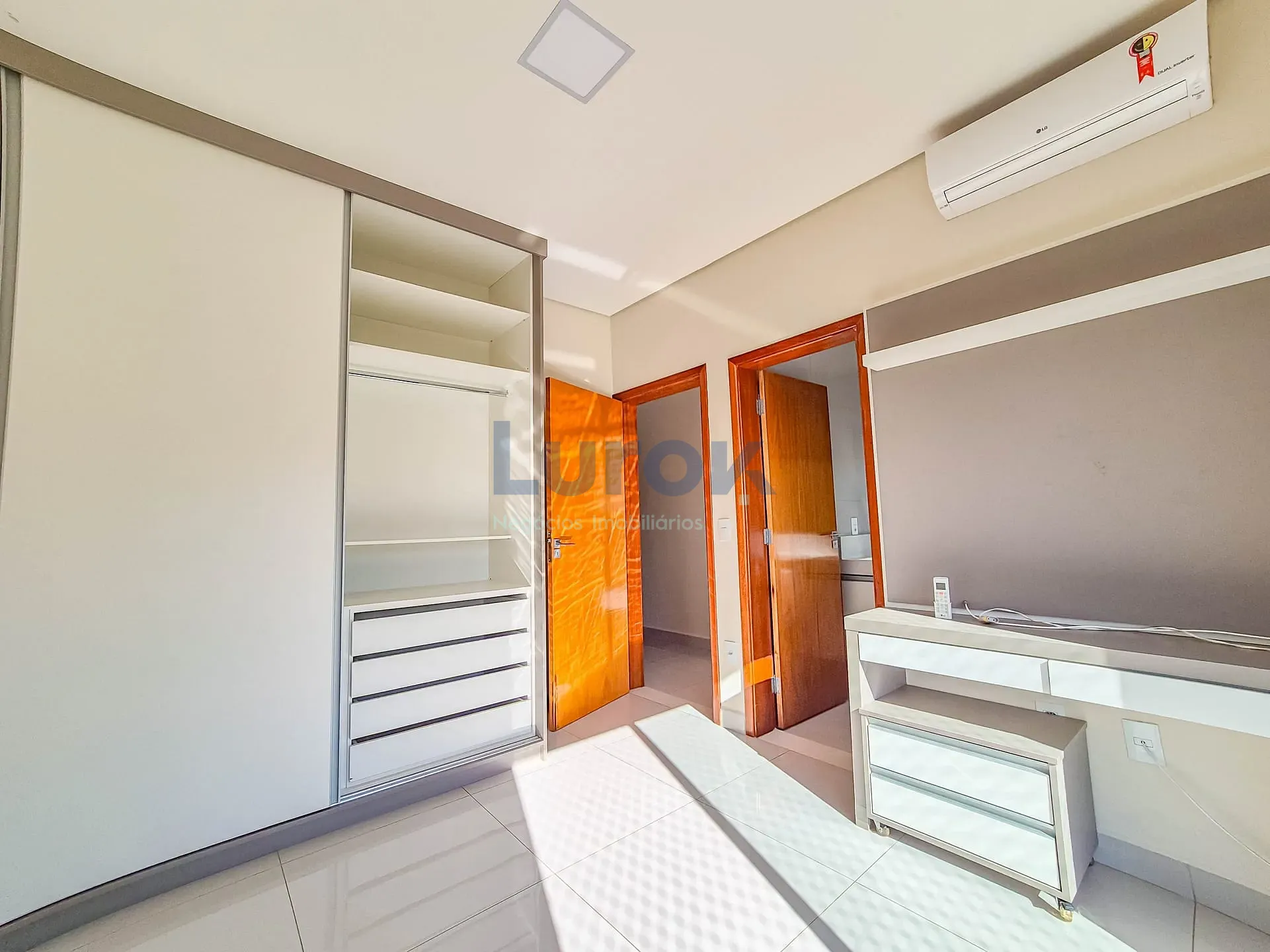 Casa, 3 quartos, 240 m² - Foto 14