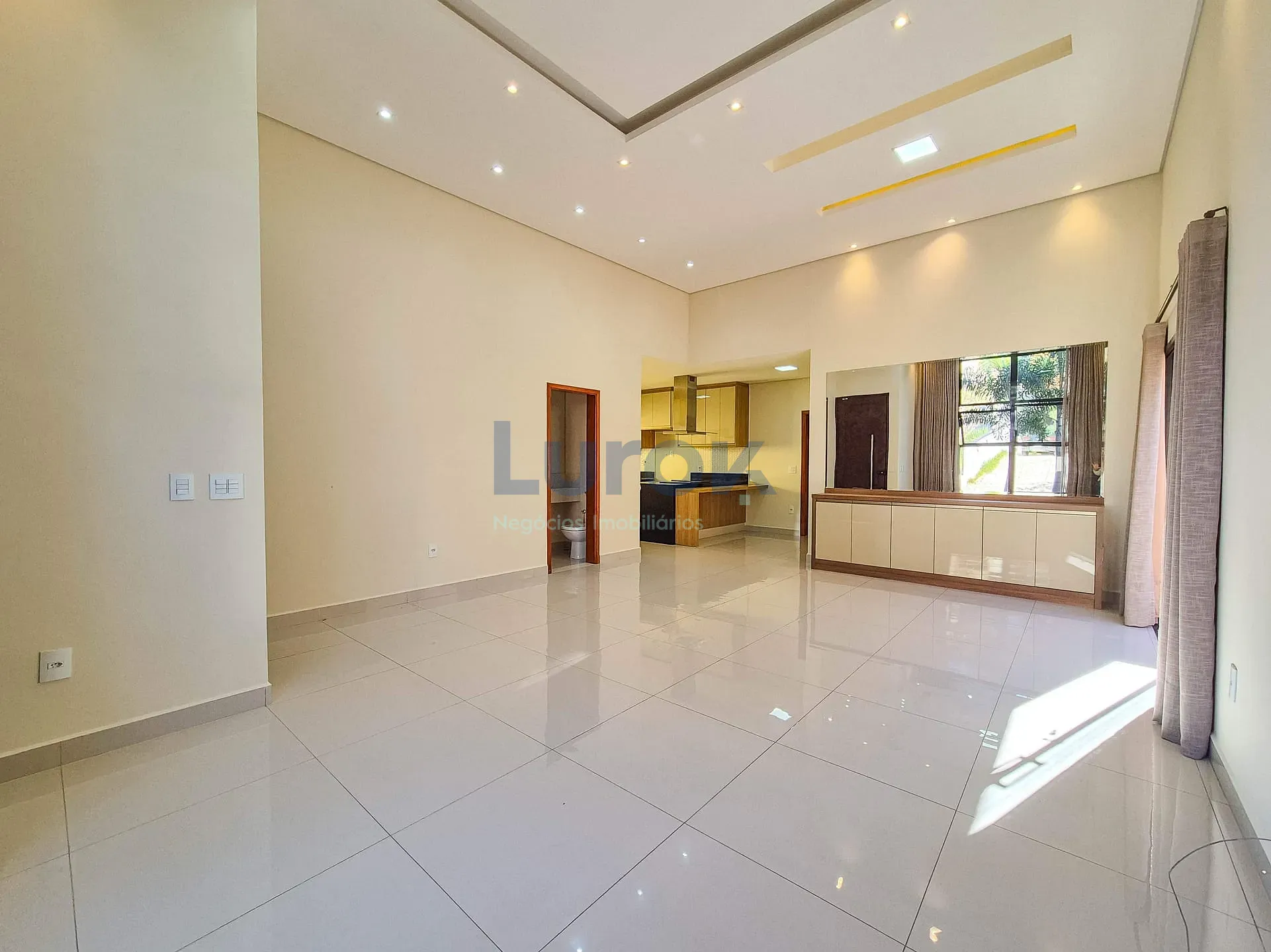 Casa, 3 quartos, 240 m² - Foto 2