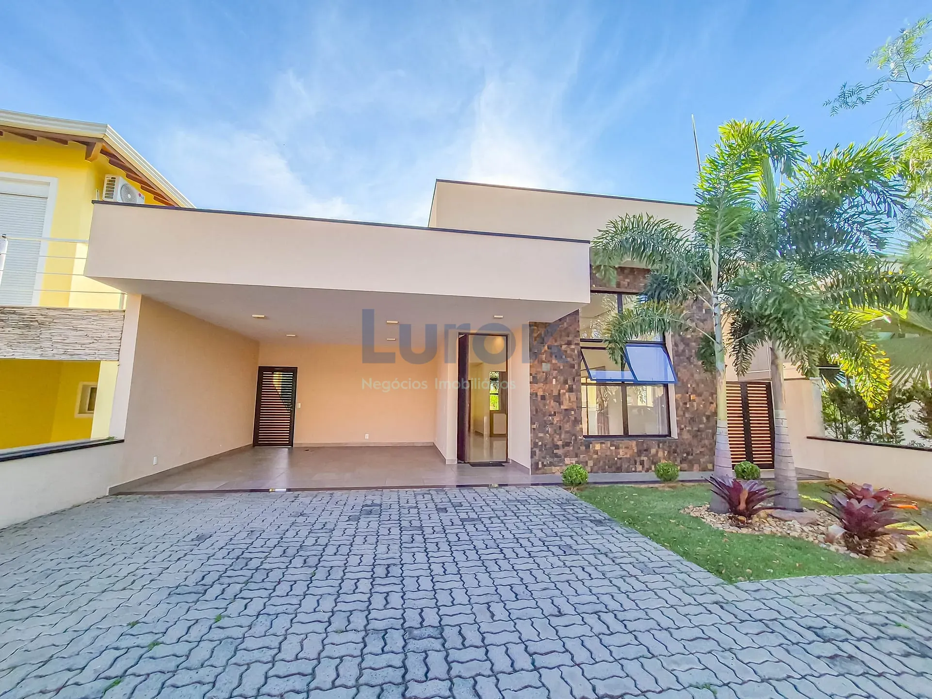Casa, 3 quartos, 240 m² - Foto 1