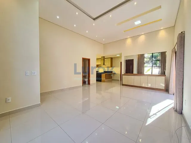 Casa com 310m² 3 quartos e 5 banheiros, para alugar, no bairro Vila Sonia em Valinhos
