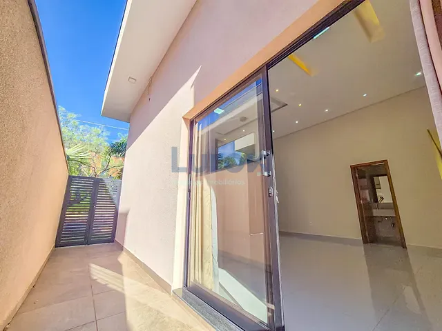 Casa com 310m² 3 quartos e 5 banheiros, para alugar, no bairro Vila Sonia em Valinhos