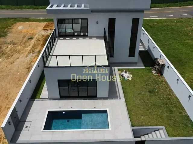 Casa com 419m² 3 quartos e 4 banheiros, à venda, no bairro Parque Ipiranga em Resende